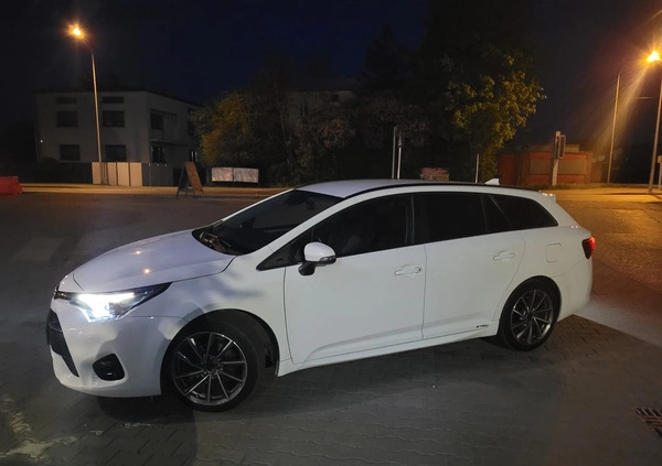 Toyota Avensis cena 63900 przebieg: 160000, rok produkcji 2016 z Myszków małe 67